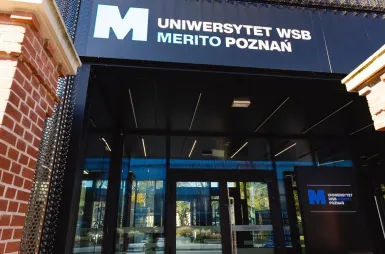 Student ABC | WSB Merito Poznań University: Poznań budynek RR