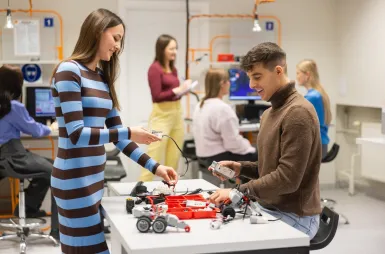 Our campus | WSB Merito Poznań University: studenci