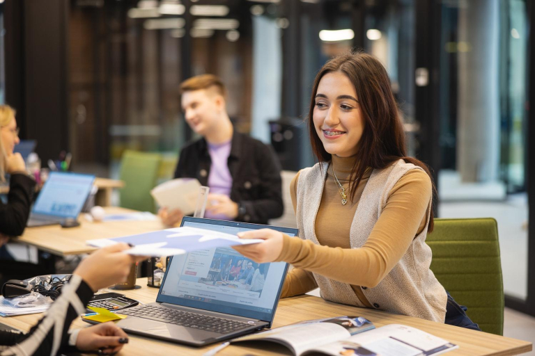 Career Office | WSB Merito Poznań University: Poznań student rozmowa dokumenty