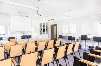 Our campuses | WSB Merito Universities: sala kosmetyczna