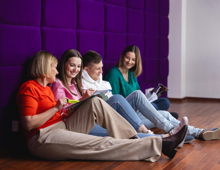 Master's degree | WSB Merito Toruń University: studenci podczas wspólnej nauki na Uniwersytecie WSB Merito w Toruniu