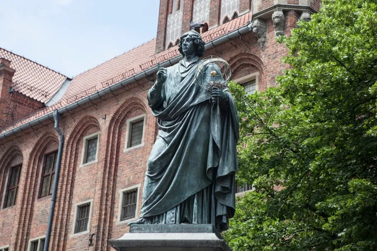 Study in Toruń | WSB Merito Toruń University: Nicholas Copernicus monument