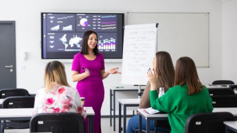 Finance and Accounting | WSB Merito Warsaw University: Zajęcia w sali