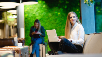 Multimedia and Computer Graphics | WSB Merito Warsaw University: Uczące się studentki