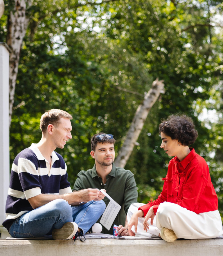 International Relations Office | WSB Merito Warsaw University: Studenci UWSB Merito