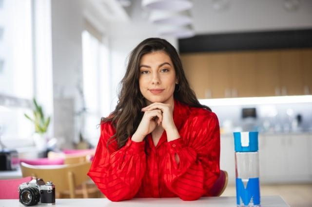 Multimedia and Computer Graphics, studia I stopnia, licencjackie i inżynierskie: Studentka w czerwonej koszuli