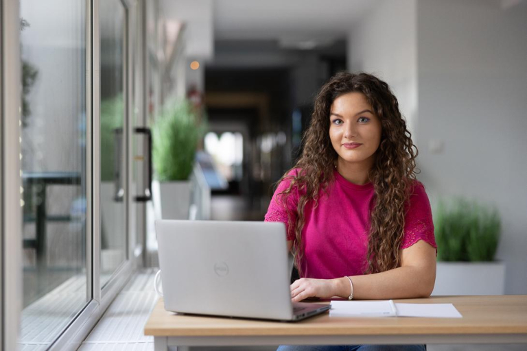 Multimedia and Computer Graphics, studia I stopnia, licencjackie i inżynierskie: Praca przy laptopie