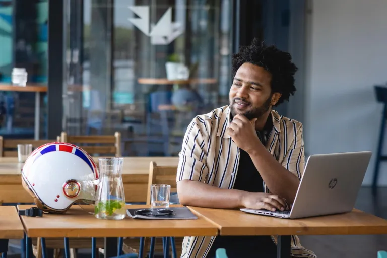 International Tourism | WSB Merito Warsaw University: Zdalnie pracujący student