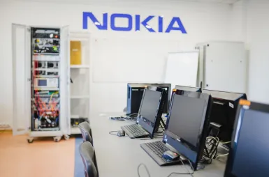 Laboratories and workrooms | WSB Merito Wrocław University: Lab powered by Nokia