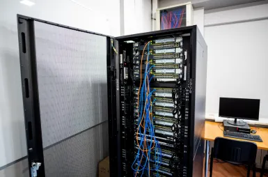 Laboratories and workrooms | WSB Merito Wrocław University: Laboratoria sieci cisco