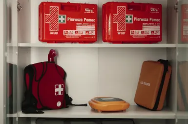 Laboratories and workrooms | WSB Merito Wrocław University: studenci odbywający zajęcia w crime lab