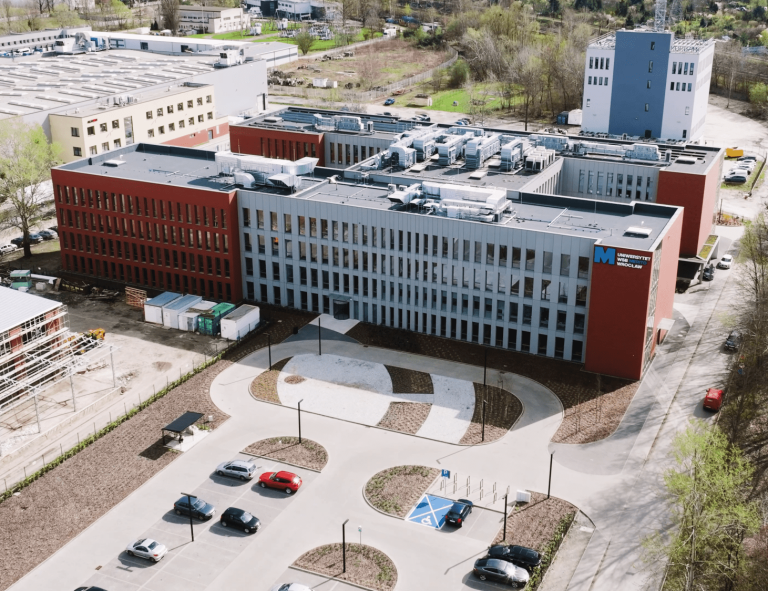 Student zone | WSB Merito Wrocław University: Kampus WSB Merito budynek G