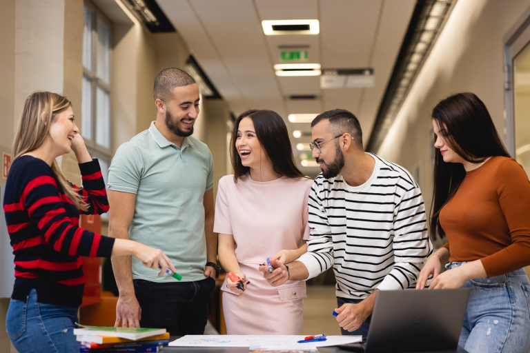 Department of International Relations | WSB Merito Wrocław University: A group of students working on a project