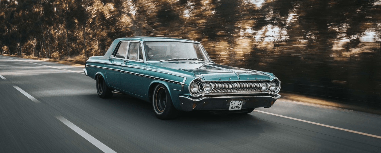 Stary samochód auto old school prędkość szosa droga antyk 