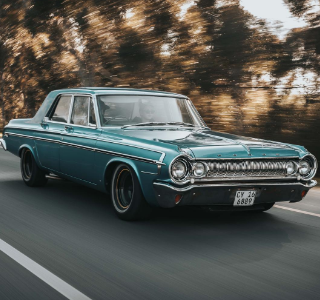 Stary samochód auto old school prędkość szosa droga antyk