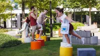 Medycyna stylu życia | Uniwersytet WSB Merito w Gdańsku: Studenci podczas zabawy w parku
