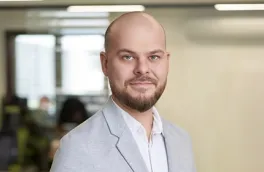 Kierunek: rozwój | Sprawdź nowy cykl podcastów | Aktualności | Uniwersytet WSB Merito w Gdańsku: Kamil Leśniak