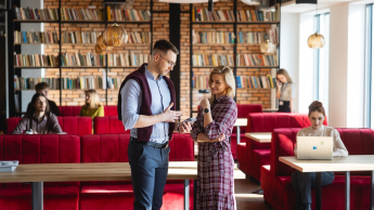 UX Design - projektowanie i rozwijanie produktów cyfrowych wspomagane AI | Studia podyplomowe w Gdańsku | Uniwersytet WSB Merito w Gdańsku: SP uczestnicy rozmowa uczelnia