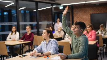 Compliance Officer | Studia I stopnia w Gdańsku | Uniwersytet WSB Merito w Gdańsku: Studenci podczas zajęć