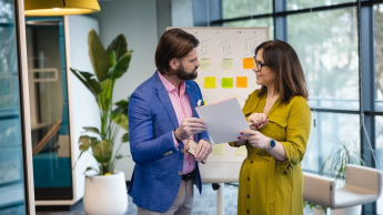 Wyniki wyszukiwania | Uniwersytet WSB Merito w Gdańsku: Słuchacze SP rozmawiają przy flipcharcie