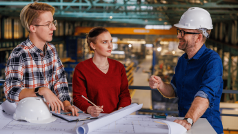 Inżynieria zarządzania - studia inżynierskie | Studia I stopnia w Gdańsku | Uniwersytet WSB Merito w Gdańsku: Studenci na budowie przy projekcie 