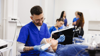 Podologia | Studia II stopnia ze studiami podyplomowymi  | Uniwersytet WSB Merito w Gdańsku: kosmetologia_sum-1