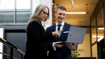 Nowe technologie w księgowości | Uniwersytet WSB Merito w Gdańsku: Słuchacze z laptopem