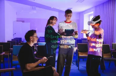 Zapraszamy na sesję, ale spokojnie – tylko zdjęciową! | Aktualności | Uniwersytet WSB Merito w Gdańsku: Studenci na zajęciach z VR