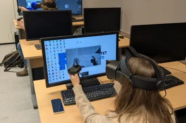 Projektowanie wirtualnych przestrzeni – warsztaty dla studentów multimedia i grafika komputerowa | Aktualności | Uniwersytet WSB Merito w Gdańsku: Warsztaty z projektowania przestrzeni VR