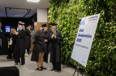 Uroczystość wręczenia dyplomów absolwentom 2025 za nami! | Aktualności | Uniwersytet WSB Merito w Gdańsku: Zdjęcie