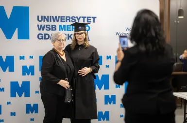Uroczystość wręczenia dyplomów absolwentom 2025 za nami! | Aktualności | Uniwersytet WSB Merito w Gdańsku: zdjecie