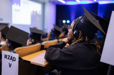 Uroczystość wręczenia dyplomów absolwentom 2025 za nami! | Aktualności | Uniwersytet WSB Merito w Gdańsku: Zdjęcie