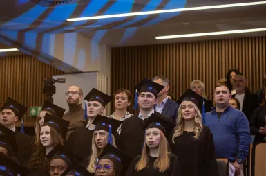 Uroczystość wręczenia dyplomów absolwentom 2025 za nami! | Aktualności | Uniwersytet WSB Merito w Gdańsku: Zdjęcie