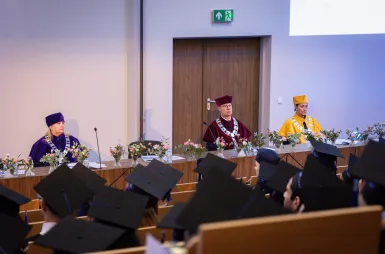 Uroczystość wręczenia dyplomów absolwentom 2025 za nami! | Aktualności | Uniwersytet WSB Merito w Gdańsku: Zdjęcie