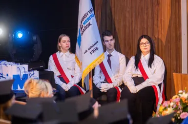 Uroczystość wręczenia dyplomów absolwentom 2025 za nami! | Aktualności | Uniwersytet WSB Merito w Gdańsku: Zdjęcie