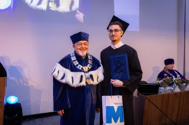 Uroczystość wręczenia dyplomów absolwentom 2025 za nami! | Aktualności | Uniwersytet WSB Merito w Gdańsku: zdj