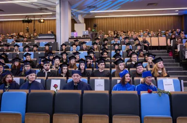 Uroczystość wręczenia dyplomów absolwentom 2025 za nami! | Aktualności | Uniwersytet WSB Merito w Gdańsku: Zdjęcie