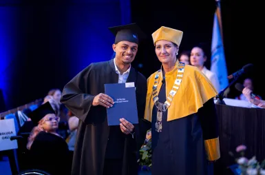 Uroczystość wręczenia dyplomów absolwentom 2025 za nami! | Aktualności | Uniwersytet WSB Merito w Gdańsku: Zdjęcie