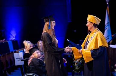 Uroczystość wręczenia dyplomów absolwentom 2025 za nami! | Aktualności | Uniwersytet WSB Merito w Gdańsku: Zdjęcie