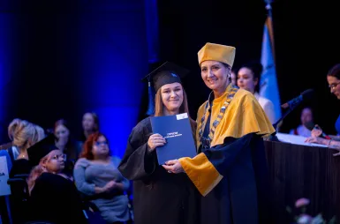 Uroczystość wręczenia dyplomów absolwentom 2025 za nami! | Aktualności | Uniwersytet WSB Merito w Gdańsku: Zdjęcie