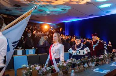 Uroczystość wręczenia dyplomów absolwentom 2025 za nami! | Aktualności | Uniwersytet WSB Merito w Gdańsku: zdjecie