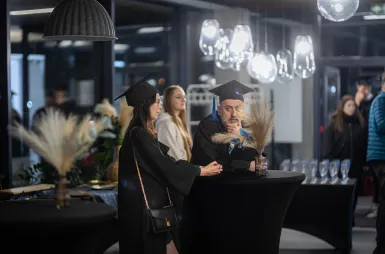 Uroczystość wręczenia dyplomów absolwentom 2025 za nami! | Aktualności | Uniwersytet WSB Merito w Gdańsku: zdj