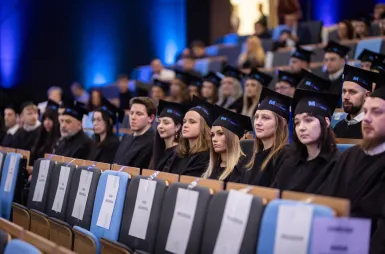 Uroczystość wręczenia dyplomów absolwentom 2025 za nami! | Aktualności | Uniwersytet WSB Merito w Gdańsku: zdjecie