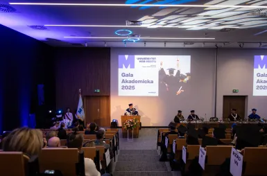 Uroczystość wręczenia dyplomów absolwentom 2025 za nami! | Aktualności | Uniwersytet WSB Merito w Gdańsku: zdjęcie