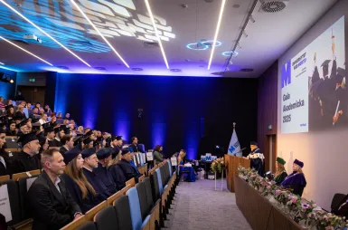 Uroczystość wręczenia dyplomów absolwentom 2025 za nami! | Aktualności | Uniwersytet WSB Merito w Gdańsku: Zdjęcie