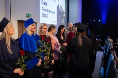 Uroczystość wręczenia dyplomów absolwentom 2025 za nami! | Aktualności | Uniwersytet WSB Merito w Gdańsku: Zdjęcie