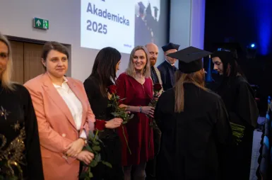 Uroczystość wręczenia dyplomów absolwentom 2025 za nami! | Aktualności | Uniwersytet WSB Merito w Gdańsku: Zdjęcie