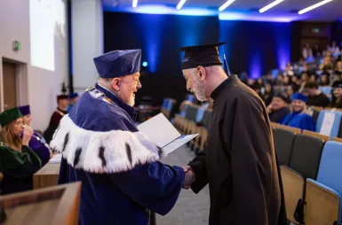 Uroczystość wręczenia dyplomów absolwentom 2025 za nami! | Aktualności | Uniwersytet WSB Merito w Gdańsku: zdjecie