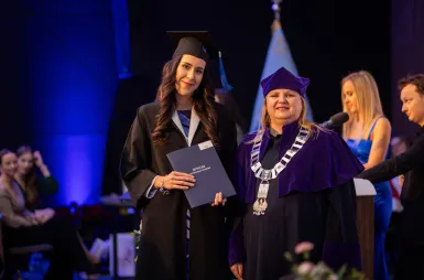 Uroczystość wręczenia dyplomów absolwentom 2025 za nami! | Aktualności | Uniwersytet WSB Merito w Gdańsku: Zdjęcie