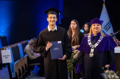 Uroczystość wręczenia dyplomów absolwentom 2025 za nami! | Aktualności | Uniwersytet WSB Merito w Gdańsku: zdjecie